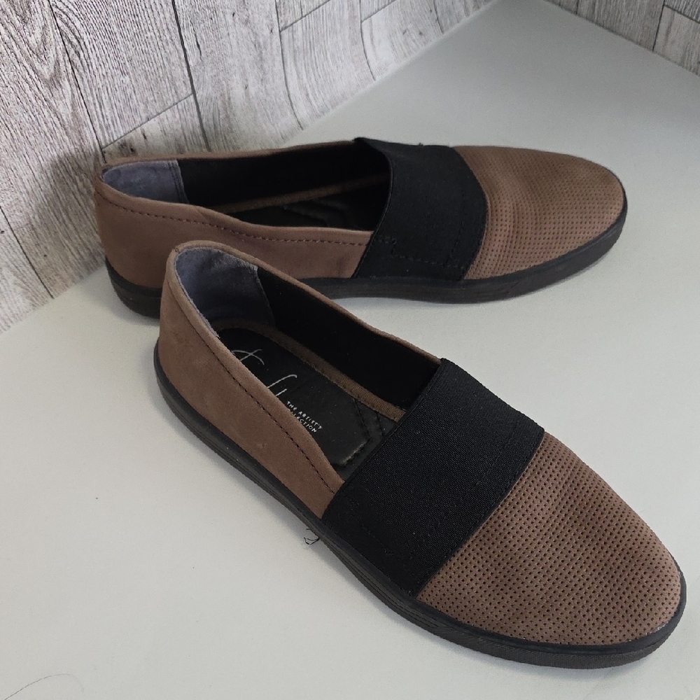 Franco Sarto Taupe Loafers - Picture 2 of 10